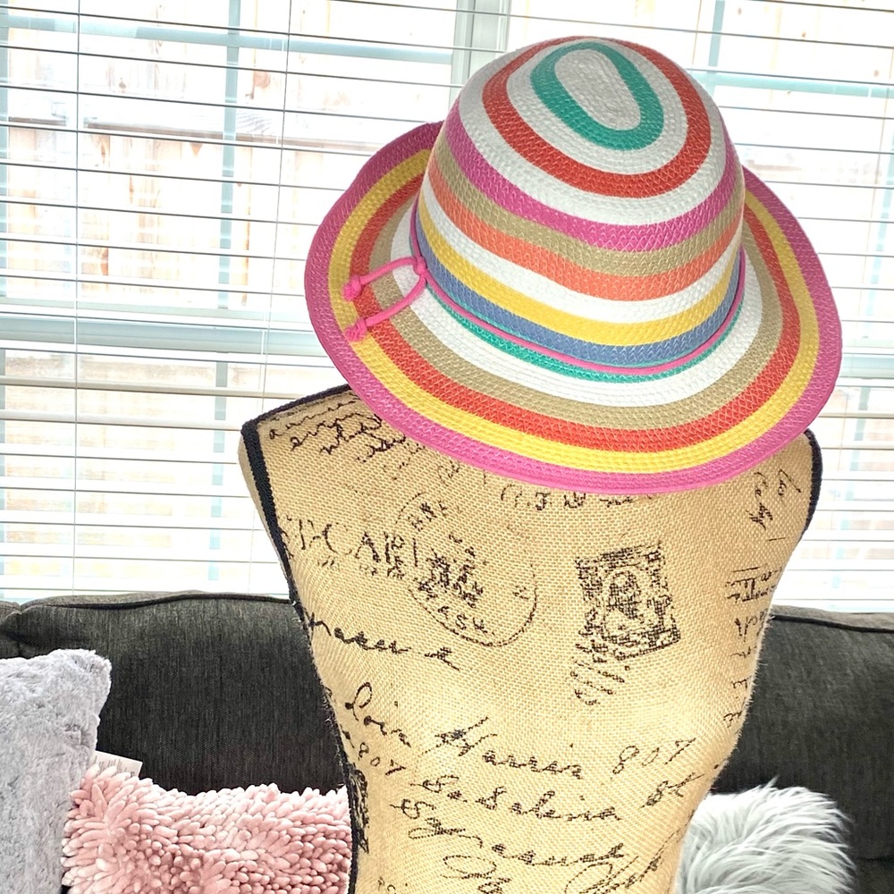 Jaclyn Smith beautiful Beach Hat